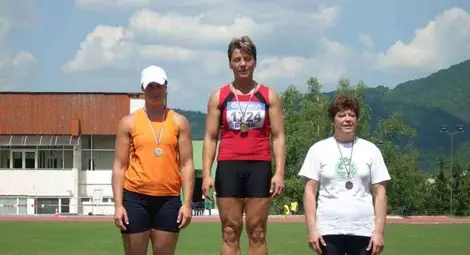 Атанаска скъсва със спорта едва на 23. И на 41 отново е в елита на Европа