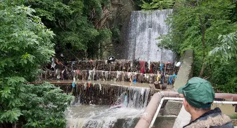 Тонове мръсотия се влива в морето на Варна