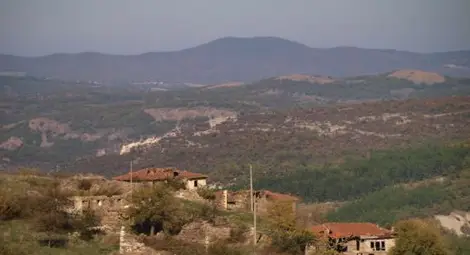 Уникален еврорекорд в Родопите: Бай Ибрям ще стане кмет на жена си