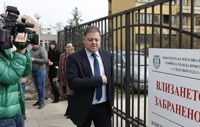 Николай Ненчев намеси Румен Радев в скандала за ремонта на МиГ