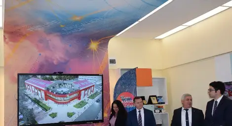 Ректорът на РУ акад. Христо Белоев представи пред госта дейността и постиженията на университета, както и част от материалната база на висшето училище.