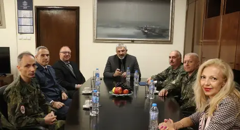 Сътрудничеството между Областната администрация и Военното окръжие в Русе бе обсъдено на среща с офицери от столицата Сътрудничеството между Областната администрация и Военното окръжие в Русе бе обсъдено на среща с офицери от столицата