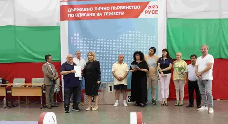 Над 300 щангисти от страната в битка за медали и рекорди в Канев център