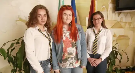 Йована, Венера и Наталия са впечатлени от последното си ученическо пътуване в Германия.                           Снимка: Авторът