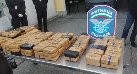 Митничар с над 25 години стаж разкрива с един поглед най-голямата пратка хероин на Дунав мост