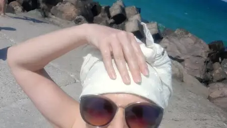 Тюрбан или кърпа на главата - модерно е и пази косата от изгарящото слънце