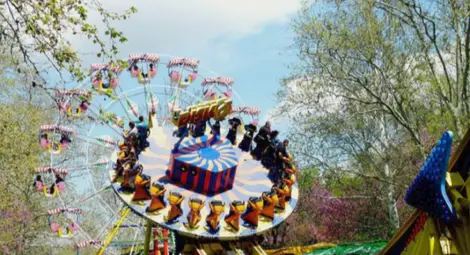 Тарлата предлага на русенци богата празнична програма и множество забавления Тарлата предлага на русенци богата празнична програма и множество забавления