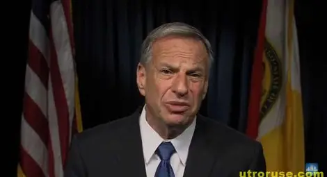 Кметът на Сан Диего се извинява на опипана служителка