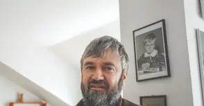 Теди Москов репетира в Русе театрална  версия на култовия филм „Не тъгувай“