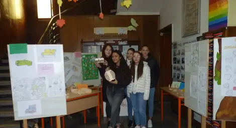 Празник &bdquo;Твори с дърво&ldquo; в ПГДВА &bdquo;Йосиф Вондрак&ldquo; /галерия/