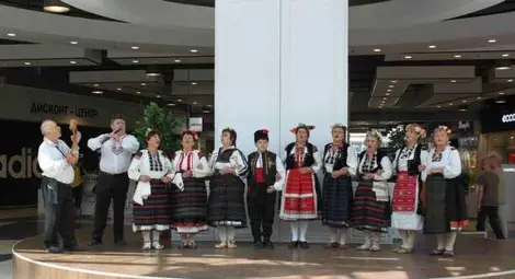 Чилнов и Терновка си пишат във Фейсбук след концерта на прочутите &bdquo;Баби&ldquo;