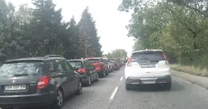 Колона от автомобили от КАТ до Дунав мост заради срив на разплащателната система на ГКПП