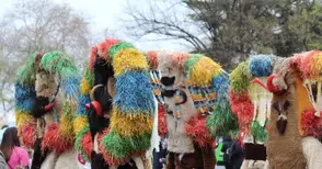 132 самодейци представят областта с музика, обичаи, хумор и занаяти на в Копривщица