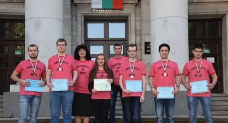 Студенти донесоха пет медала от олимпиада по компютърна математика Студенти донесоха пет медала от олимпиада по компютърна математика