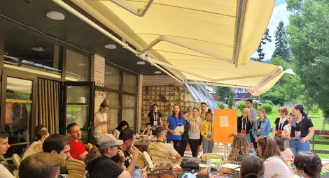 "ЗАТВОРЕНи ЗА ТВОРЕНe!" е младежкото послание - отговор на изолирането и глобалните кризи