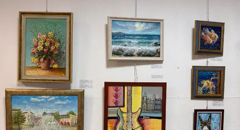 17 автори показват близо 100 творби в изложбата &bdquo;Музиката в нас&ldquo; на ул. &bdquo;Борисова&ldquo; 6 в Русе