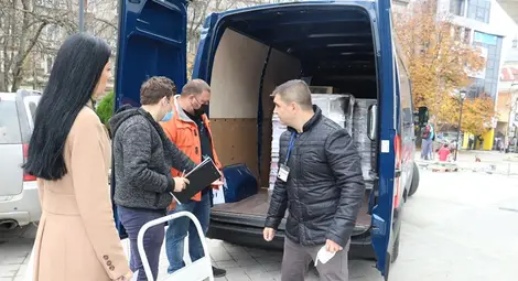 Под засилена охрана в Русе пристигнаха бюлетините за вота на 14 ноември