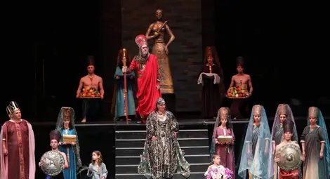 „Набуко“ на площада „Набуко“ на площада