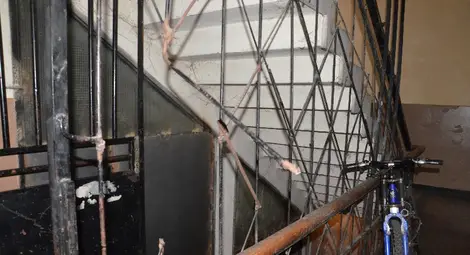 Избената банда разби 50 мази в 15-етажен блок