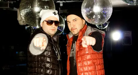 Румънската звезда Отилия се превръща в талисман на Румънеца и Енчев Румънската звезда Отилия се превръща в талисман на Румънеца и Енчев