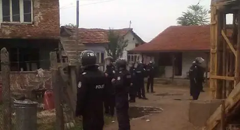 Над 500 спецполицаи обискират къщи в Петрич и Ихтиман - подробности