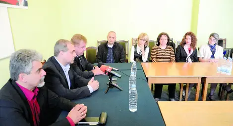 &bdquo;Сдържан оптимизъм&rdquo; е оценката  на ВМРО за новия просветен закон