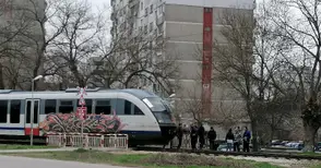 86-годишен ударен от влак на злокобния прелез до Товарна гара