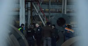 Товарна машина смаза 38-годишен работник