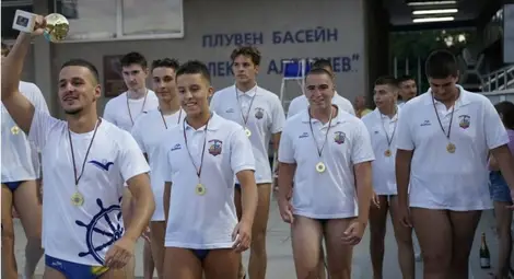 Млад русенски ватерполист за втори път стана държавен шампион с варненския &bdquo;Комодор&ldquo;