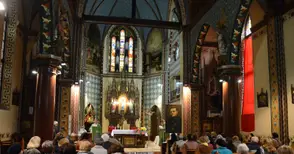 Витраж с лика на блажения монсеньор  Босилков откриха в католическия храм