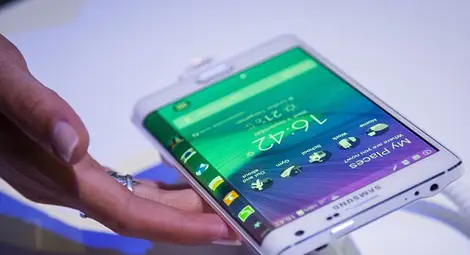 Рекордно високо търсене на Galaxy S6