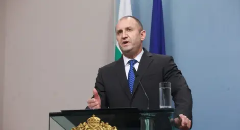 Радев: Дебатът за &ldquo;военен преврат&rdquo; е нелеп и излишен