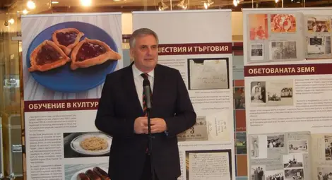 Русенската изложба &bdquo;Страдание и спасение&ldquo; може да пътува за Израел /галерия/