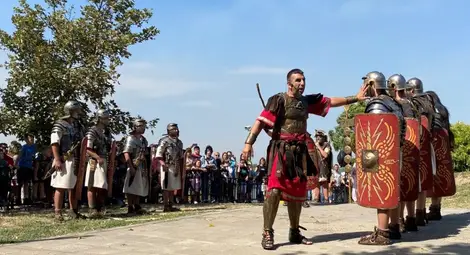 Патриции, легионери и майстори на антични занаяти чакат гости на традиционния Римски пазар