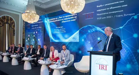 Кметът на Русе Пенчо Милков подписа пакт за противодействие на корупцията Кметът на Русе Пенчо Милков подписа пакт за противодействие на корупцията