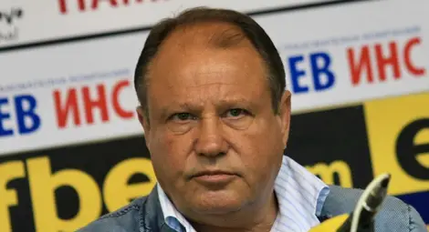 Изгониха Петър Лесов от Световното по бокс след скандал със съдиите Изгониха Петър Лесов от Световното по бокс след скандал със съдиите