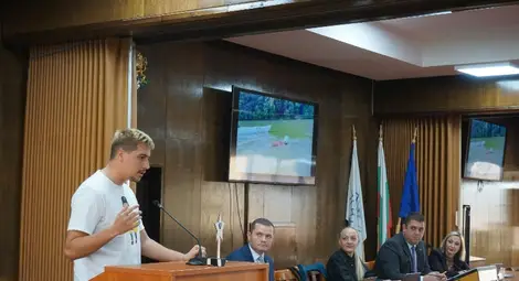 Рекордьорът на Гинес Теодор Цветков: Боря се на първо място за младите хора, защото много от тях избират да напуснат България