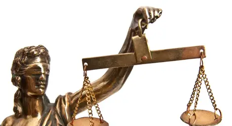 Секретарката на адвокатите в Кърджали откраднала вноските им