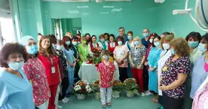 Иво Пазарджиев поздрави екипа на АГ-комплекса за Бабинден на болница „Канев“