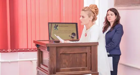 Как да защитят правата си обясни&nbsp;  съдия Николинка Чокоева  на ученици от Английската гимназия в Русе /галерия/