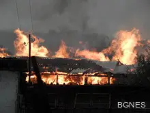 Мълния изпепели половината върбишка автогара