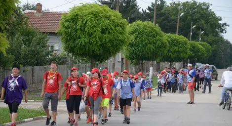 Скаути от Русе, Варна и Елена чистиха  брега на Дунав и ядоха рибена чорба