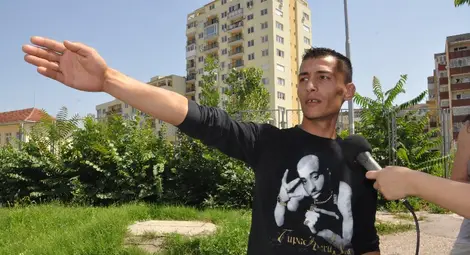 Влак отнесе човек на прелеза край &bdquo;Кауфланд&ldquo;