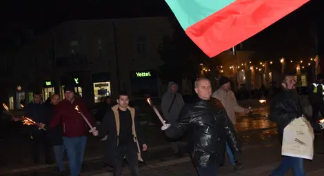 ВМРО за 27-а година заклейми болезнено несправедливия Ньойски договор с факелно шествие в Русе
