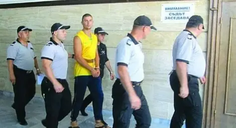 Анаболи или амфети накараха Димитър да убие баща си и да нокаутира майка си в болницата?