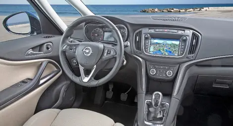 Opel Zafira - бестселър от изчезващ вид