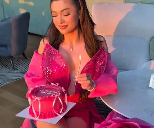 Русенска дизайнерка на холивудски звезди празнува рожден ден