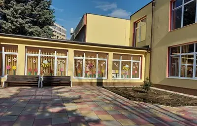 След смъртта на 5-годишното дете 23-ма с менингокок от градината - огнище на заразата След смъртта на 5-годишното дете 23-ма с менингокок от градината - огнище на заразата