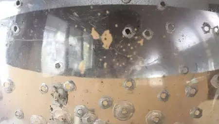 Вандали разстреляха с ловни сачми лампи в парка