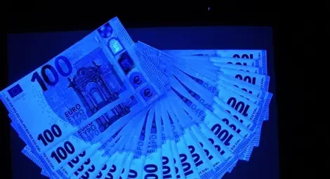 Арестувани с фалшиви пари хитруват - ако може да се поръчат по интернет, не било престъпление